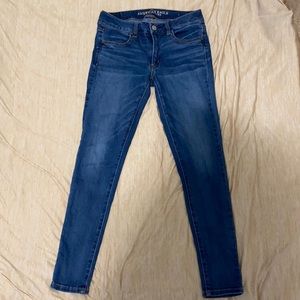 American eagle medium wash jeans